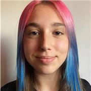 Profesora de inglés que imparte clases de primaria y eso para todas las edades. Especialista en Ingles, Biología y más